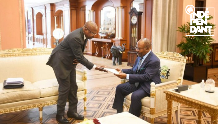 Ali Bongo reçoit le rapport des 100 premiers jours d’Alain-Claude Bilie-By-Nze