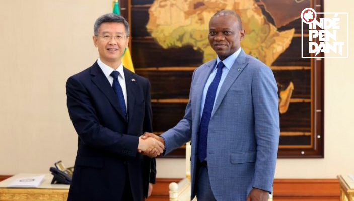 Brice Oligui Nguema échange avec l’ambassadeur de Chine et des entrepreneurs militaires chinois